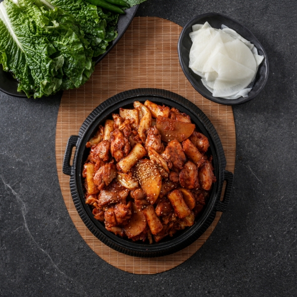 블루리본 2년 연속 수록 27년 전통 박가미닭갈비 4인분단품 1060g 양념 춘천 닭갈비 맛집 택배 캠핑 요리 음식