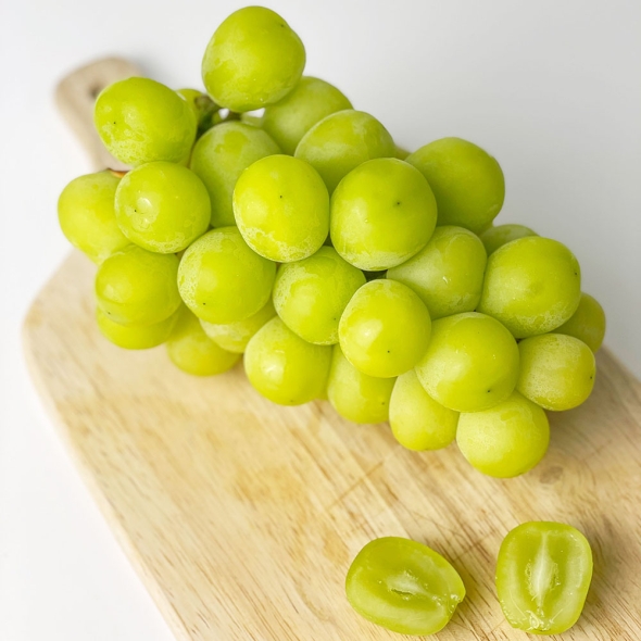 [만원의 행복] 아삭한  식감  국내산  샤인머스켓 (1kg/2kg)