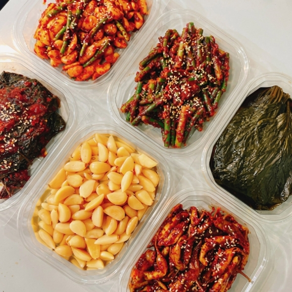 [만원의 행복] 순수한반찬] 장아찌/젓갈/장&소스 골라담기