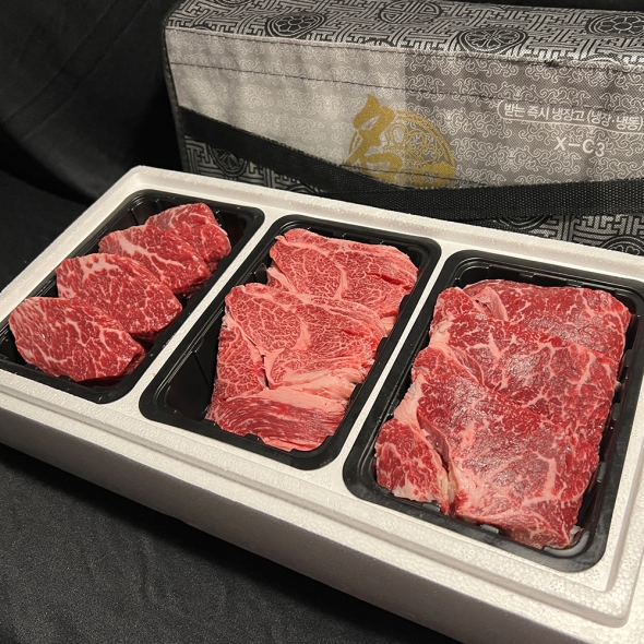 국내산 1+ 한우 암소 선물세트 구이용 소고기 꽃등심 안심 채끝살 600-800g 갈비살 육회 생차돌박이