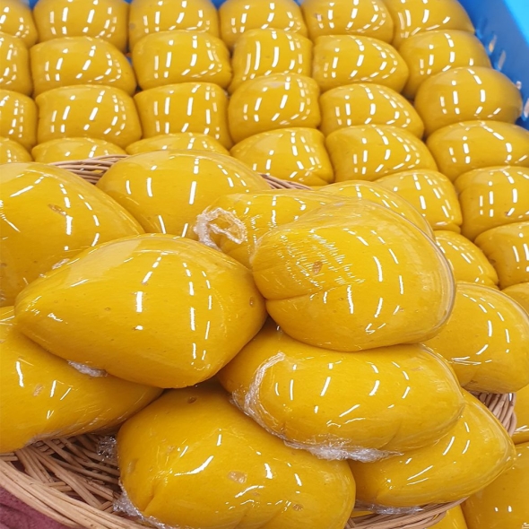 [귀빈정]30년전통 울산 행복떡집 단호박인절미 1kg(8~9개) [일명 물방울떡-카스테라 고물]