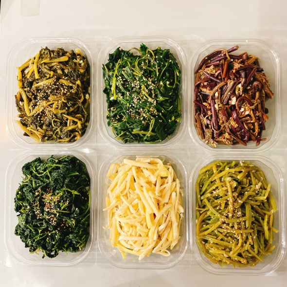 [만원의 행복] 순수한반찬] 나물 반찬 골라담기