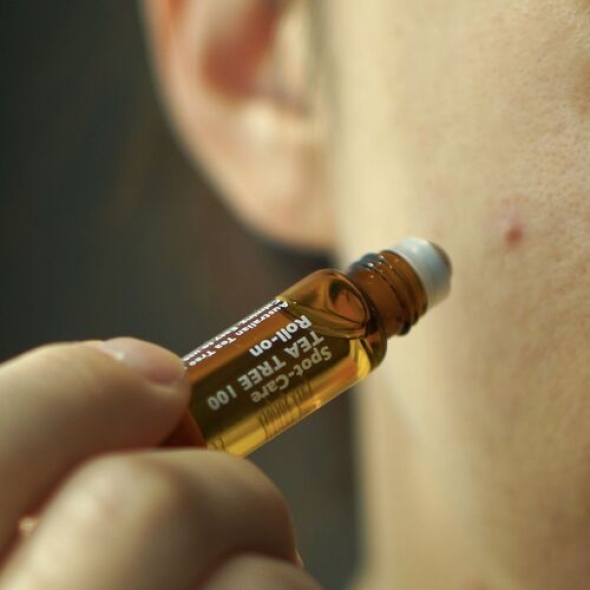 [레이지소사이어티] 스팟케어 티트리 100 롤온 5.5ml