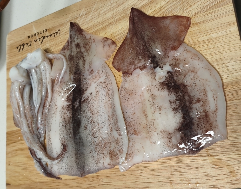 [水] 이순신수산 국내산 신진도 내장가득 통오징어 중 800g 대 1kg 조업당일 급속냉동