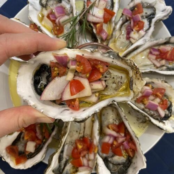 [水] 산지직송 통영굴 삼배체굴 석화 하프셀 생굴 손질 바위굴 벚굴