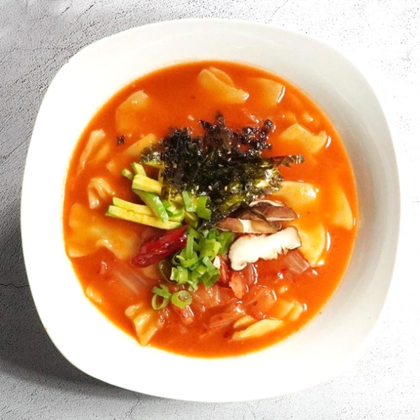 [단짠예찬] 얼큰 김치 수제비 밀키트 3팩/5팩/10팩 (팩당 210g/육수포함)