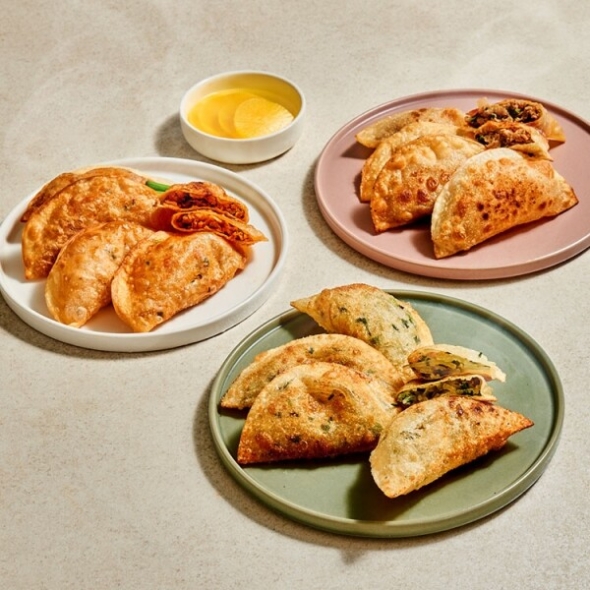 [귀빈정] 명물 대구납작만두 2-3인분 (잡채/김치/고기택일) 