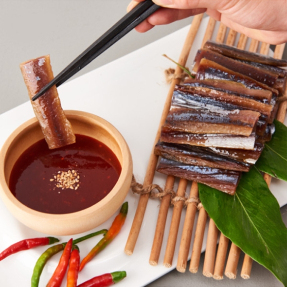 [동방유통] 포항구룡포 손질 꽁치 과메기 1팩/2팩/3팩 (팩당200g/초고추장40g증정)