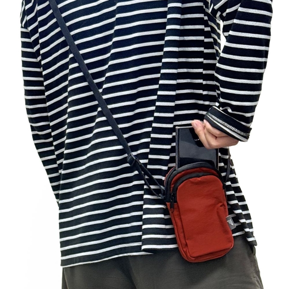 페소니아 크로스백 에그