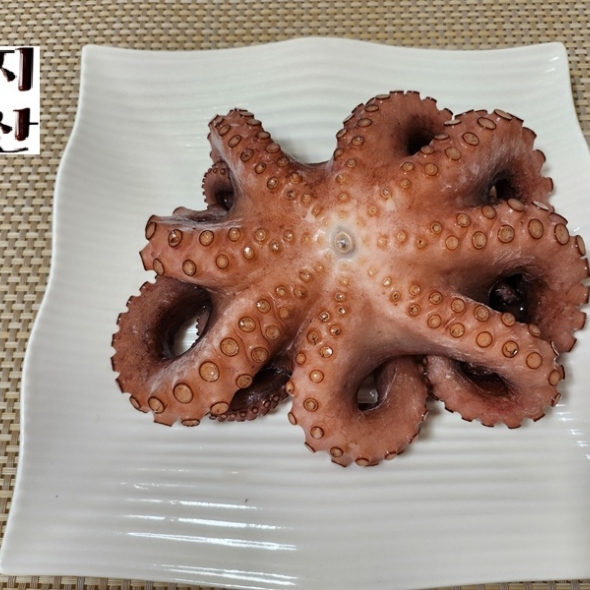 벌크형 문어15kg  냉동문어  3미전후 균일한 사이즈