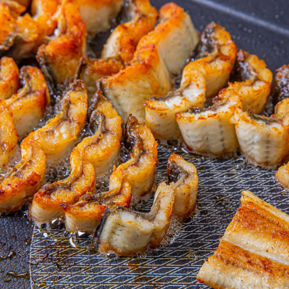 [특가] 국내산 자포니카 민물장어1kg 1-3미 손질or초벌 (소스+초생강증정)