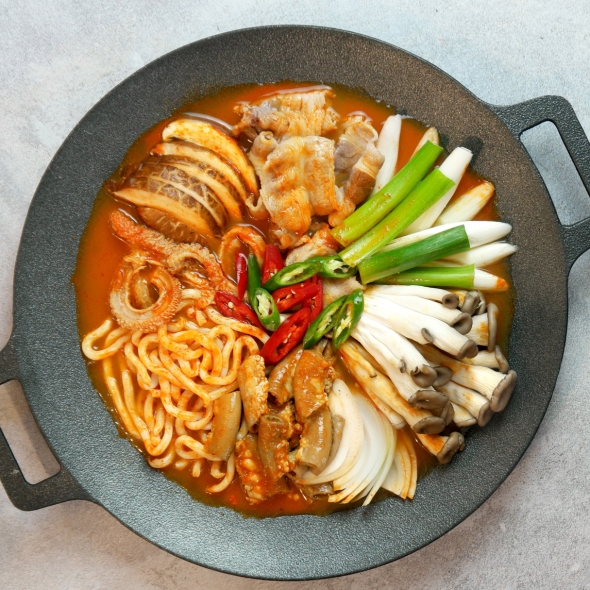 [주말특가]  수유전통시장 당당한셰프  마라곱창전골 1430g(3~4인분)