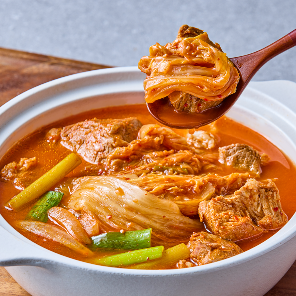 마지막  국물  한  숟가락까지  100% 국내산 김치를  통으로  통김치찌개   650g*2팩