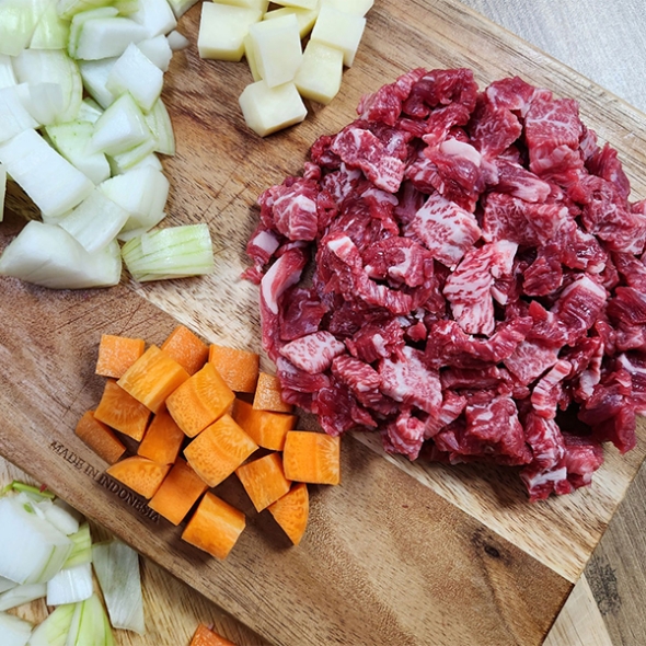 [만원의 행복] [한우최고] 투플러스 한우 국거리 1++ 투뿔 300g 1팩 2팩 3팩 4팩