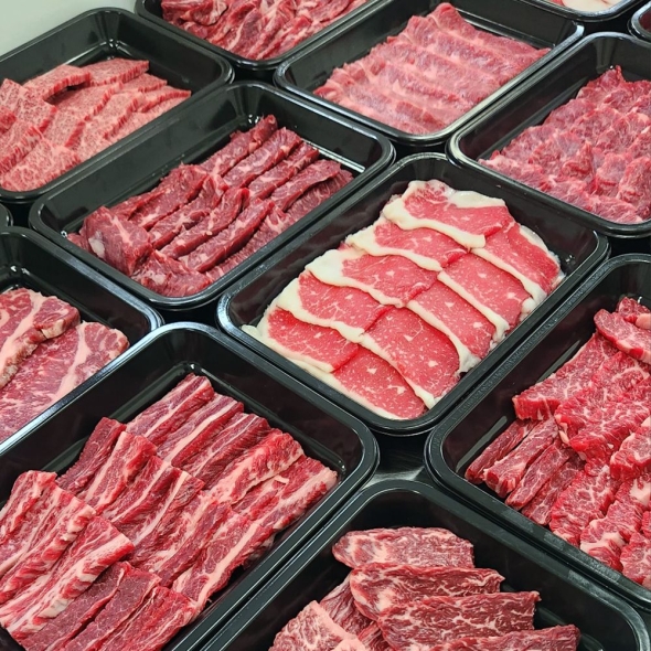  국내산 1+ 한우 암소 소고기 특수부위 모음 200g 구이용 꽃등심 안창살 토시살 살치살 갈비살 안심 육회 생차돌