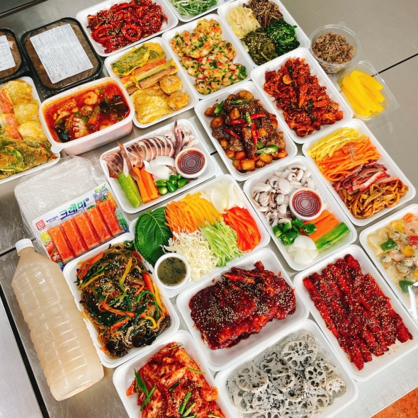 [만원의 행복] 순수한반찬] 고급반찬 골라담기