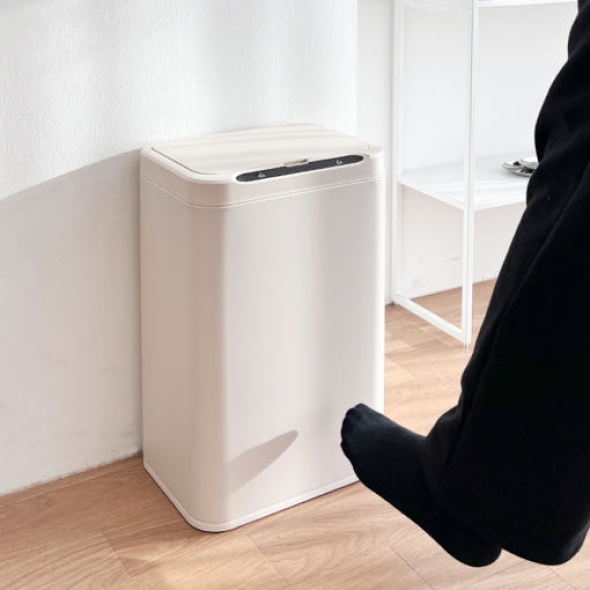 [톨튼] 인테리어 자동센서 쓰레기통 20L 아이보리