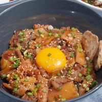 [단짠예찬] 한끼 우삼겹 마라샹궈덮밥(밥제외) 3팩/5팩/10팩(팩당 250g)