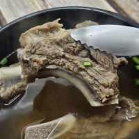 [만원의 행복] 잡내 없이  큼직한  국내산  등갈비  1kg(10~15대 내외)