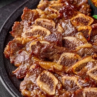 [구이삼]특제 비법소스의 풍부한 감칠맛 양념 LA한입 갈비 800g(2팩/4팩)